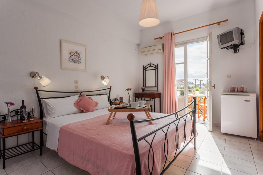 Smaragdi Rooms And Studios Скопелос Экстерьер фото