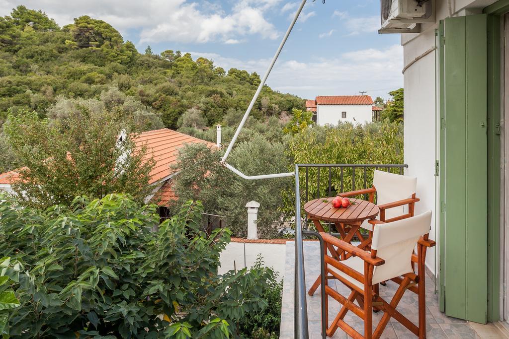 Smaragdi Rooms And Studios Скопелос Экстерьер фото