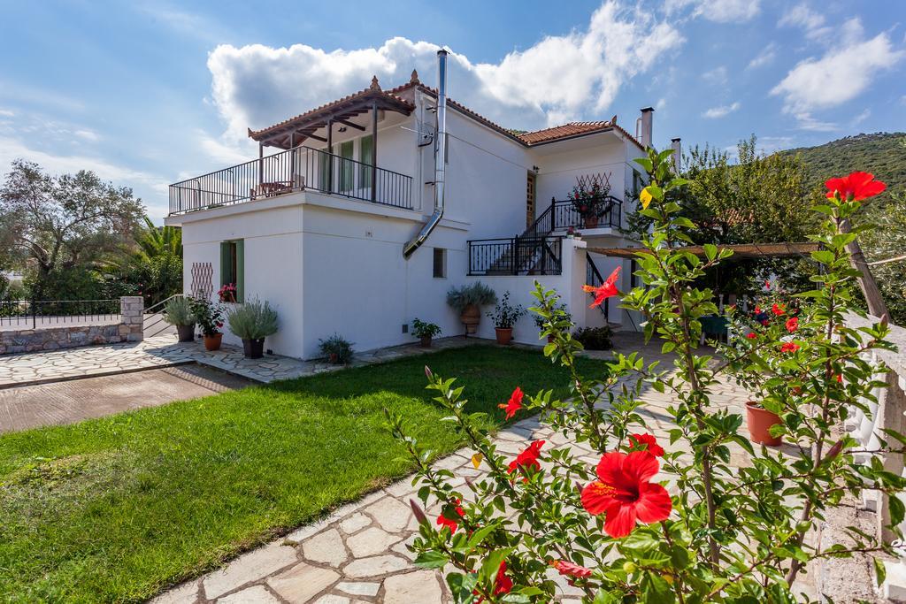 Smaragdi Rooms And Studios Скопелос Экстерьер фото